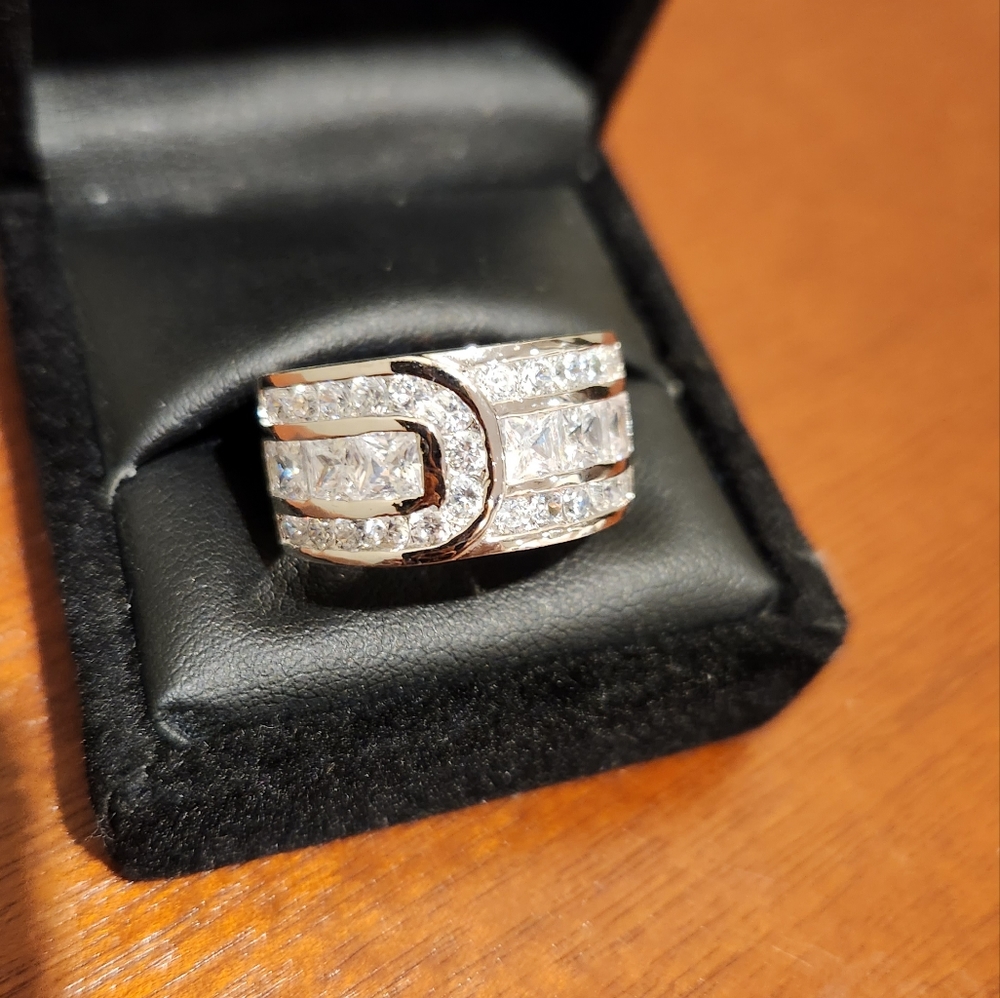 Ring - Picture 4 of 5